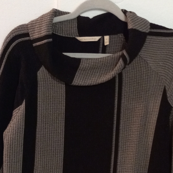 Soft Surroundings Woman Blouse Top Size S Style 2ET05 - Picture 3 of 10